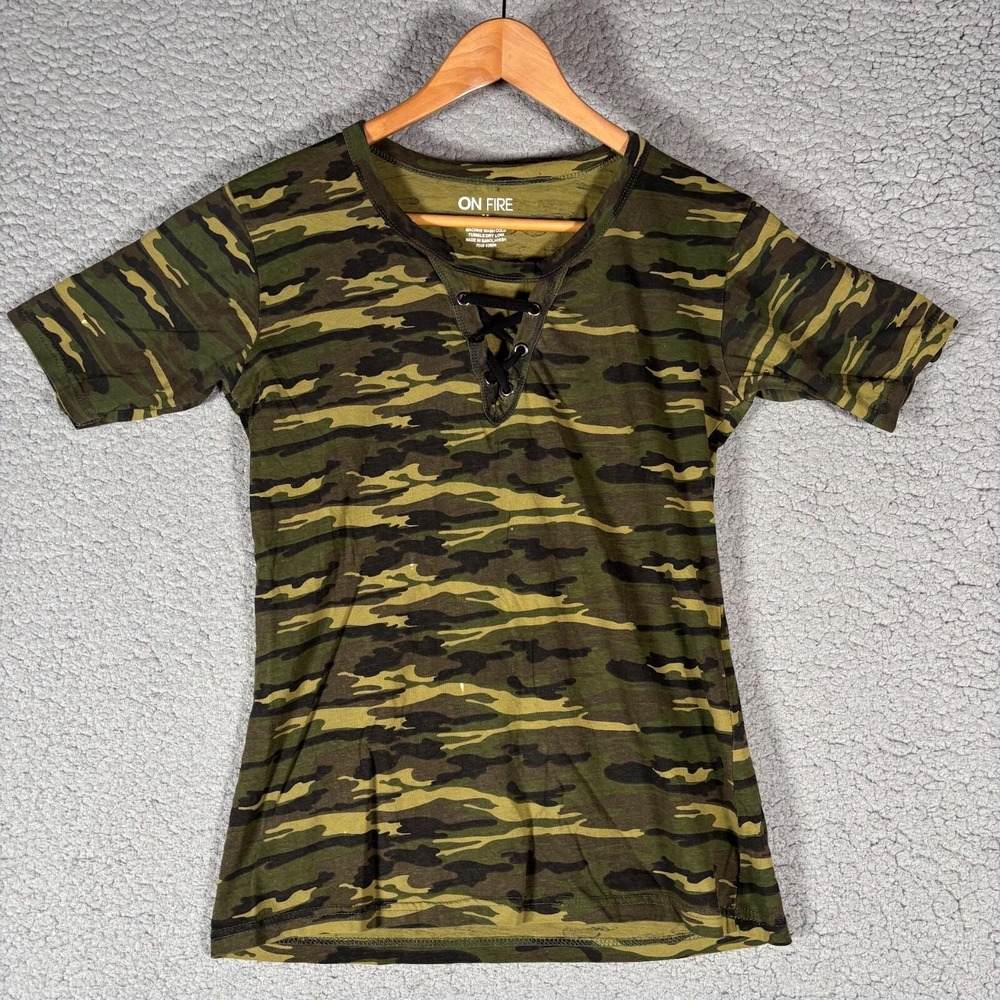 On Fire Women's Camo Short Sleeve T-shirt Laces V Neck drawl strings Size M READ